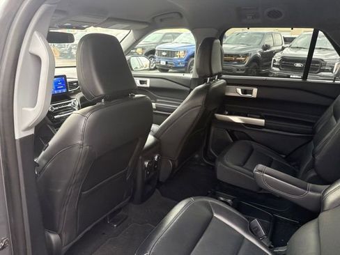 Used 2021 Ford Explorer Limited w/ Equipment Group 301A AWD/4WD image 24