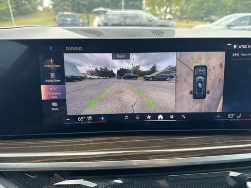 Used 2024 BMW X7 xDrive40i image 33