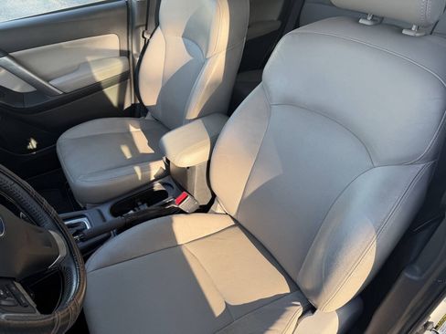 Used 2016 Subaru Forester 2.5i Touring w/ Eyesight & Navigation System AWD/4WD image 9