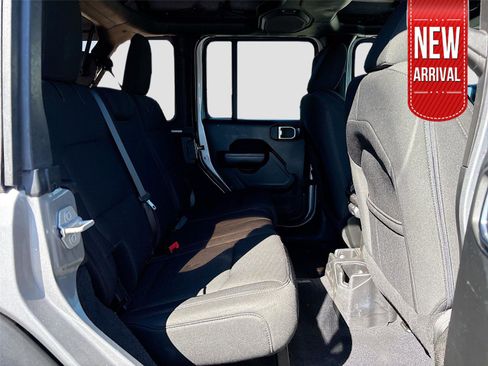 Used 2018 Jeep Wrangler Unlimited Sport S image 28