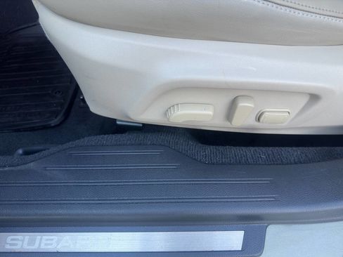 Used 2017 Subaru Outback 2.5i Limited image 5