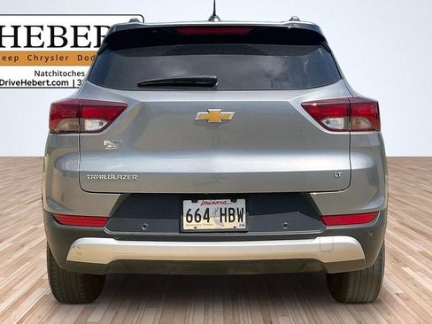 Used 2024 Chevrolet TrailBlazer LT w/ Driver Confidence Package FWD image 4