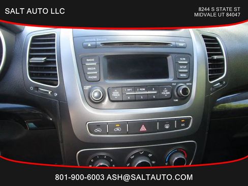 Used 2015 Kia Sorento LX image 11