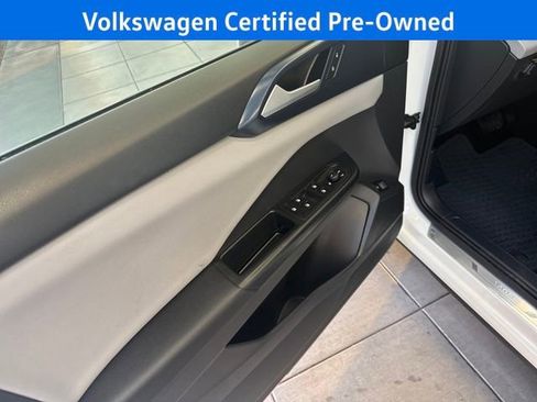 Certified 2023 Volkswagen Taos SE image 15