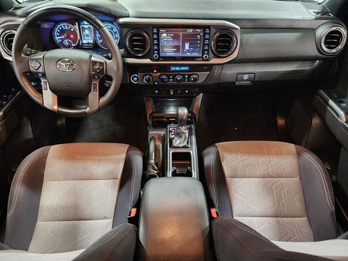 Used 2022 Toyota Tacoma TRD Off-Road AWD/4WD image 45