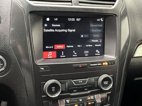 Used 2018 Ford Explorer XLT w/ Equipment Group 202A AWD/4WD image 24