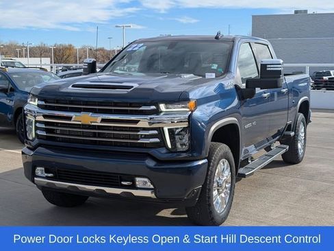 Used 2022 Chevrolet Silverado 2500 High Country w/ Z71 Off-Road Package image 10