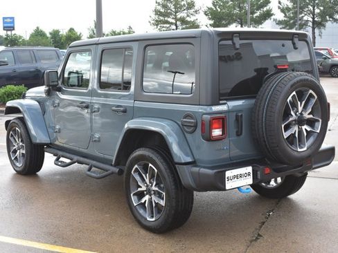 Used 2024 Jeep Wrangler Unlimited AWD/4WD image 8