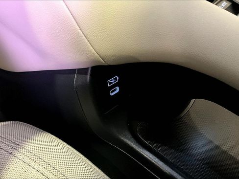 Used 2024 Honda HR-V LX image 17
