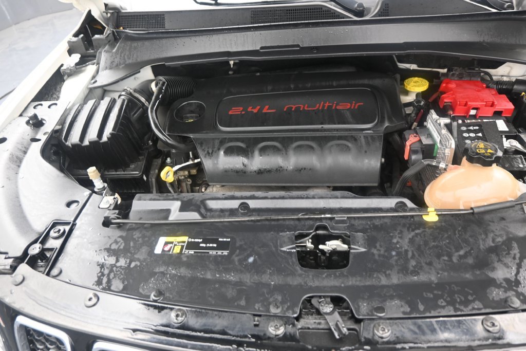 Used 2021 Jeep Compass Latitude w/ Sun and Sound Group FWD image 14