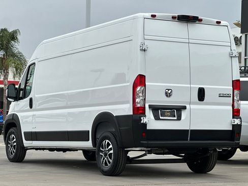 New 2026 RAM ProMaster 2500 w/ Quick Order Package 22G SLT FWD image 4