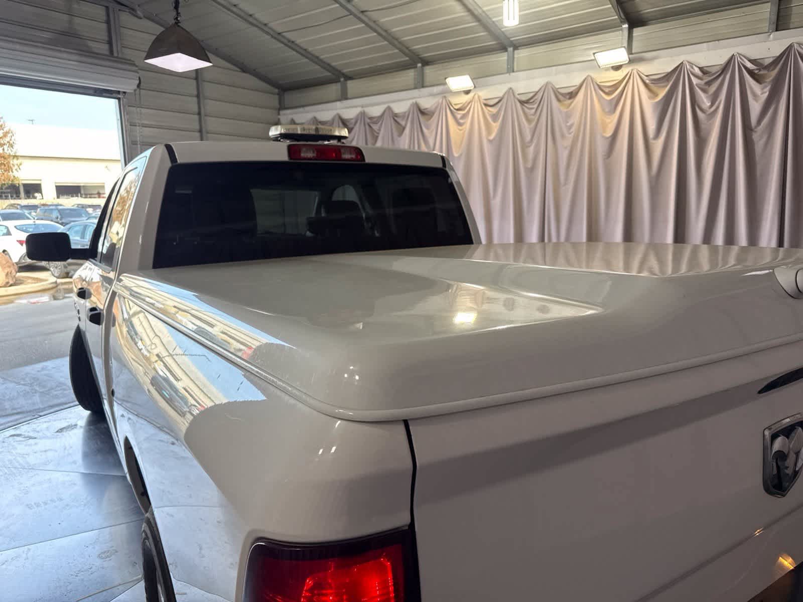 Used 2018 RAM 1500 Tradesman w/ Chrome Appearance Group AWD/4WD image 16