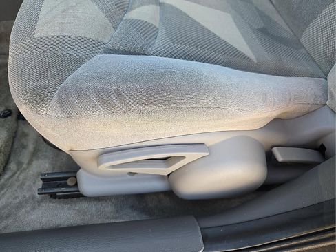 Used 2003 Saturn ION Level 3 w/ Travel Pkg image 13