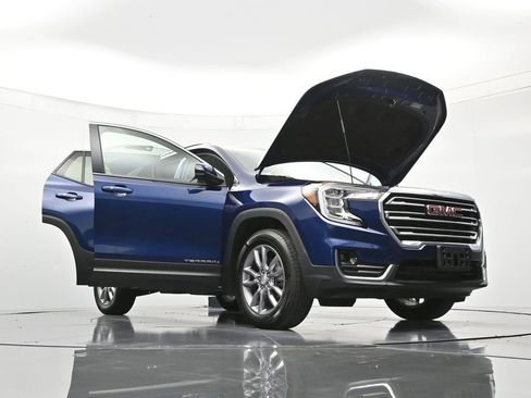 Certified 2023 GMC Terrain SLT AWD/4WD image 48
