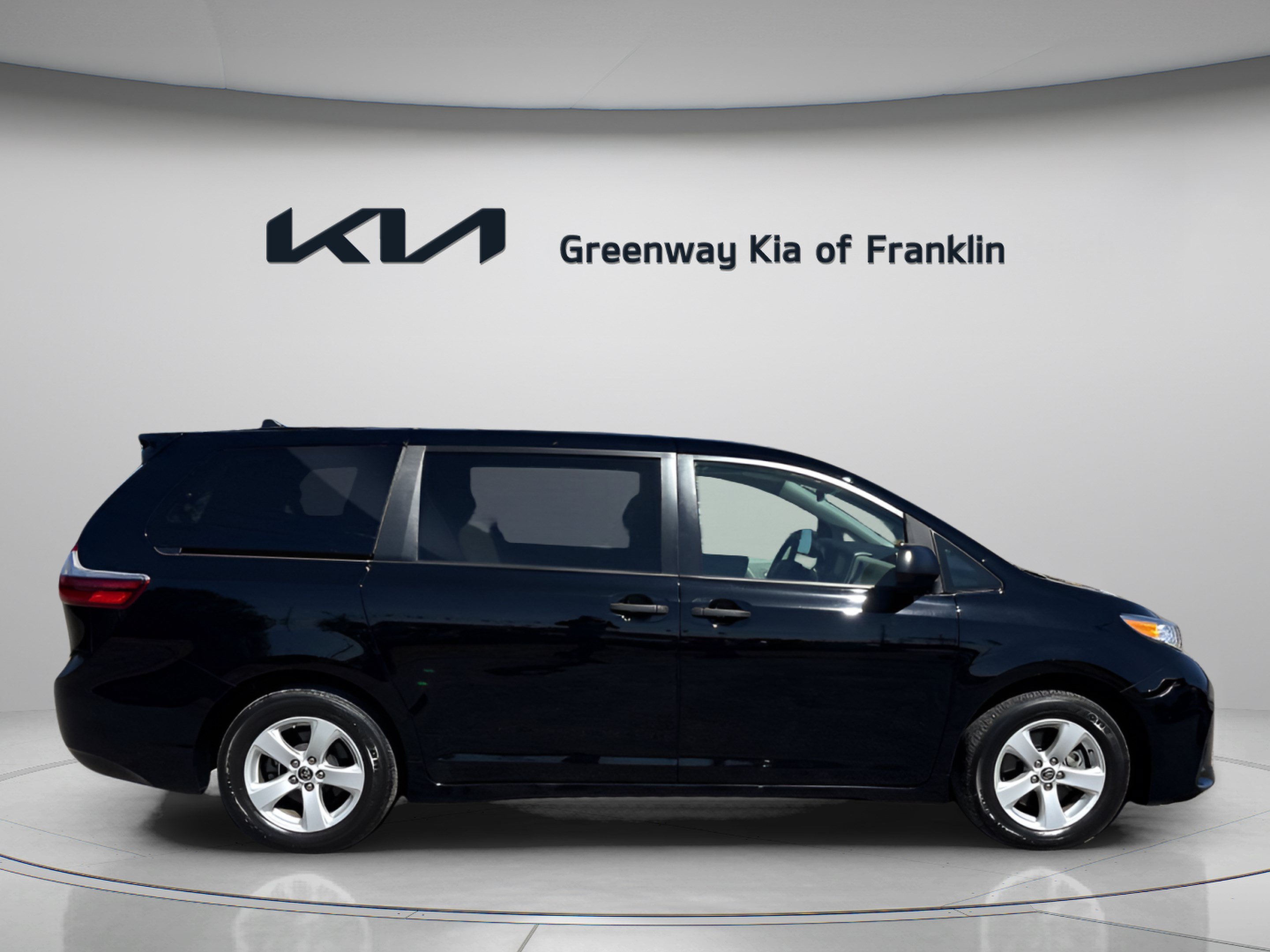 Used 2020 Toyota Sienna L FWD image 8