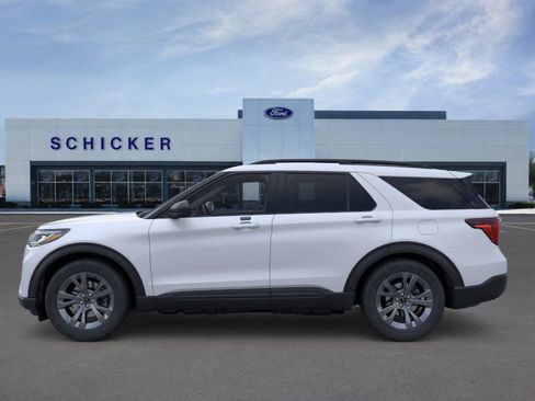 New 2026 Ford Explorer Active w/ Active Comfort Package image 3
