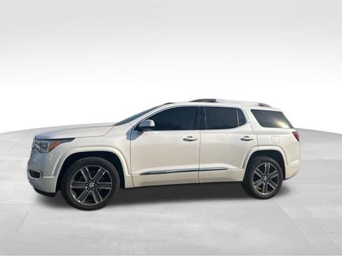 Used 2017 GMC Acadia Denali w/ Technology Package image 3