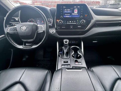 Used 2022 Toyota Highlander XLE image 20