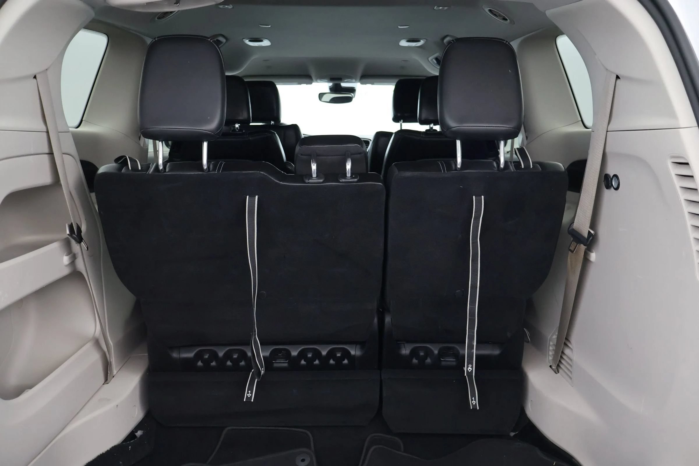 Used 2024 Chrysler Pacifica Touring-L FWD image 16