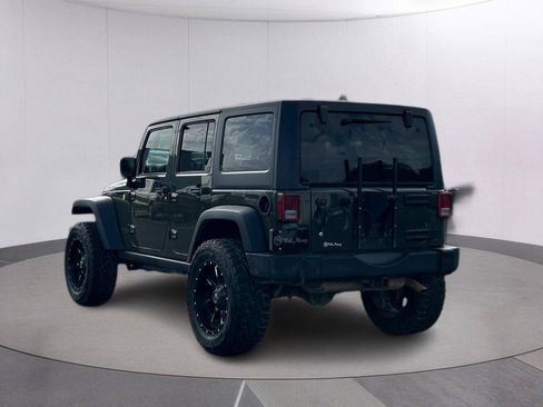 Used 2016 Jeep Wrangler Unlimited Rubicon w/ Connectivity Group AWD/4WD image 3