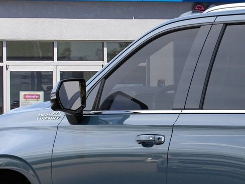 New 2026 Chevrolet Tahoe High Country AWD/4WD image 13