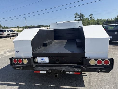 Used 2019 Ford F550 2WD Regular Cab Super Duty image 6