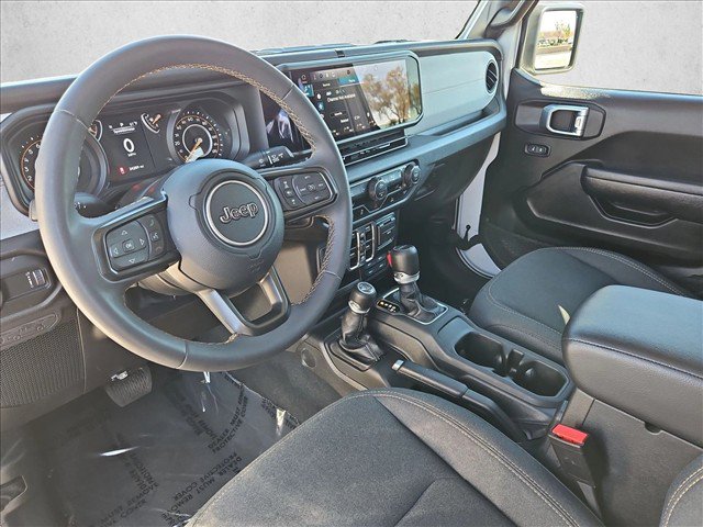 Used 2024 Jeep Gladiator Sport AWD/4WD image 13