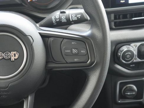 Used 2025 Jeep Wrangler Sport image 16