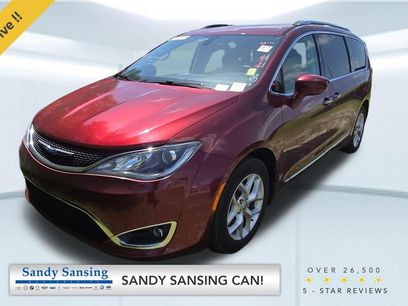 Used 2018 Chrysler Pacifica Touring-L w/ Tire & Wheel Group
