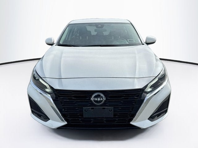 Used 2023 Nissan Altima 2.5 SV AWD/4WD image 2