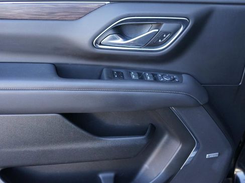 Used 2022 Chevrolet Tahoe Z71 w/ Luxury Package image 9