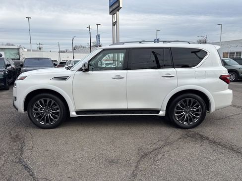 Used 2023 Nissan Armada Platinum w/ Captain's Chairs Package image 4