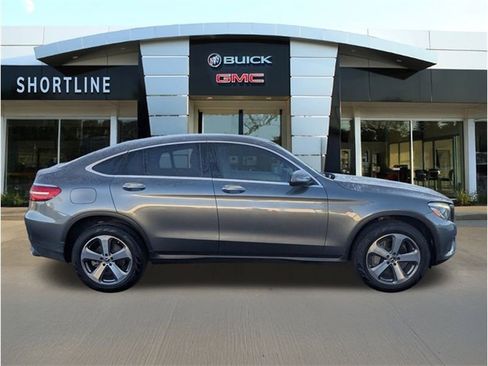 Used 2018 Mercedes-Benz GLC 300 4MATIC Coupe image 2