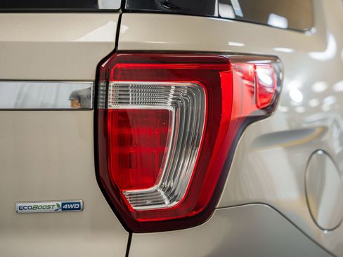 Certified 2017 Ford Explorer XLT w/ Equipment Group 202A image 18