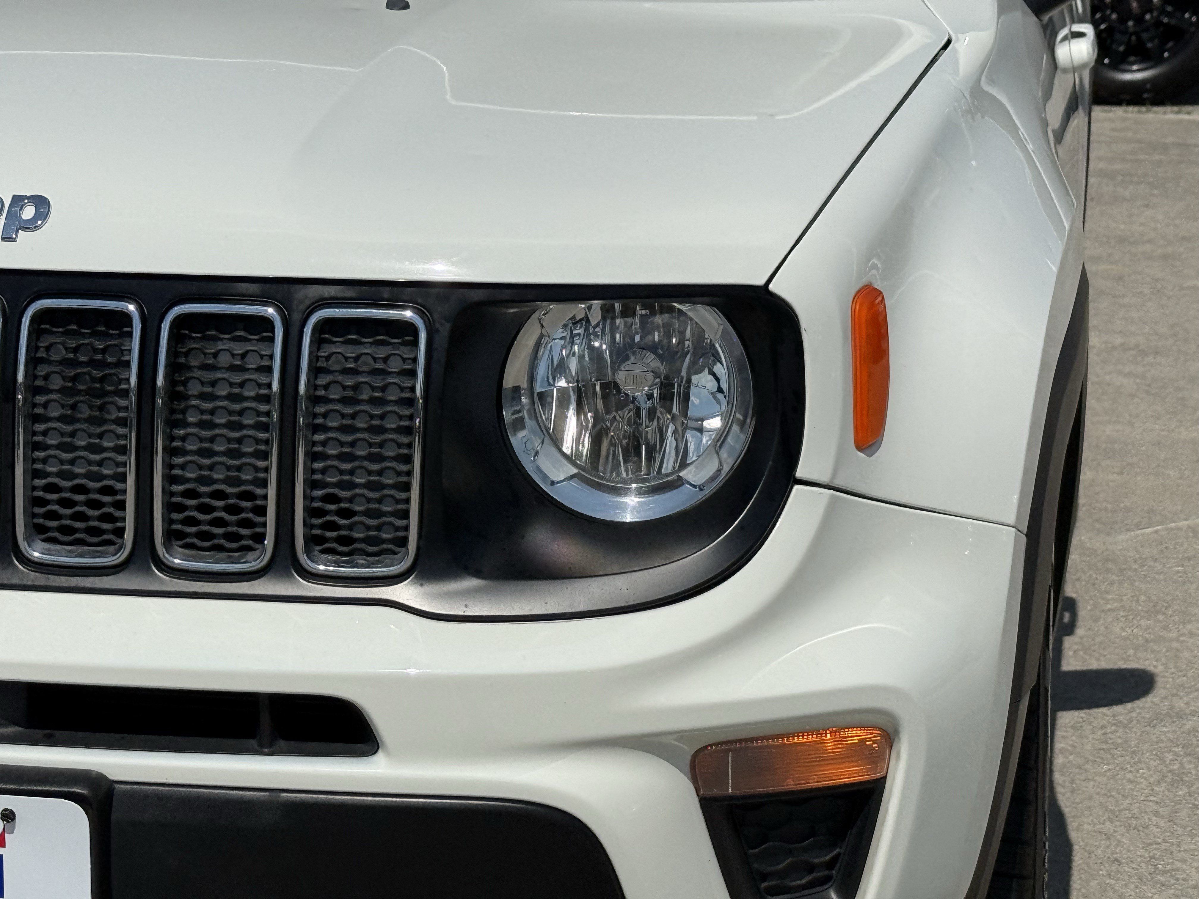 Used 2021 Jeep Renegade Latitude FWD image 11