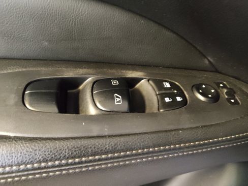 Used 2018 Nissan Pathfinder SL w/ Midnight Edition Package AWD/4WD image 27