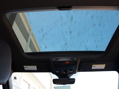 Used 2025 Volkswagen Jetta GLI Autobahn image 29