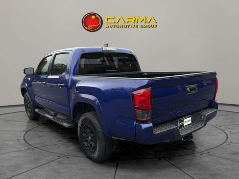 Used 2022 Toyota Tacoma SR5 w/ Technology Package image 5