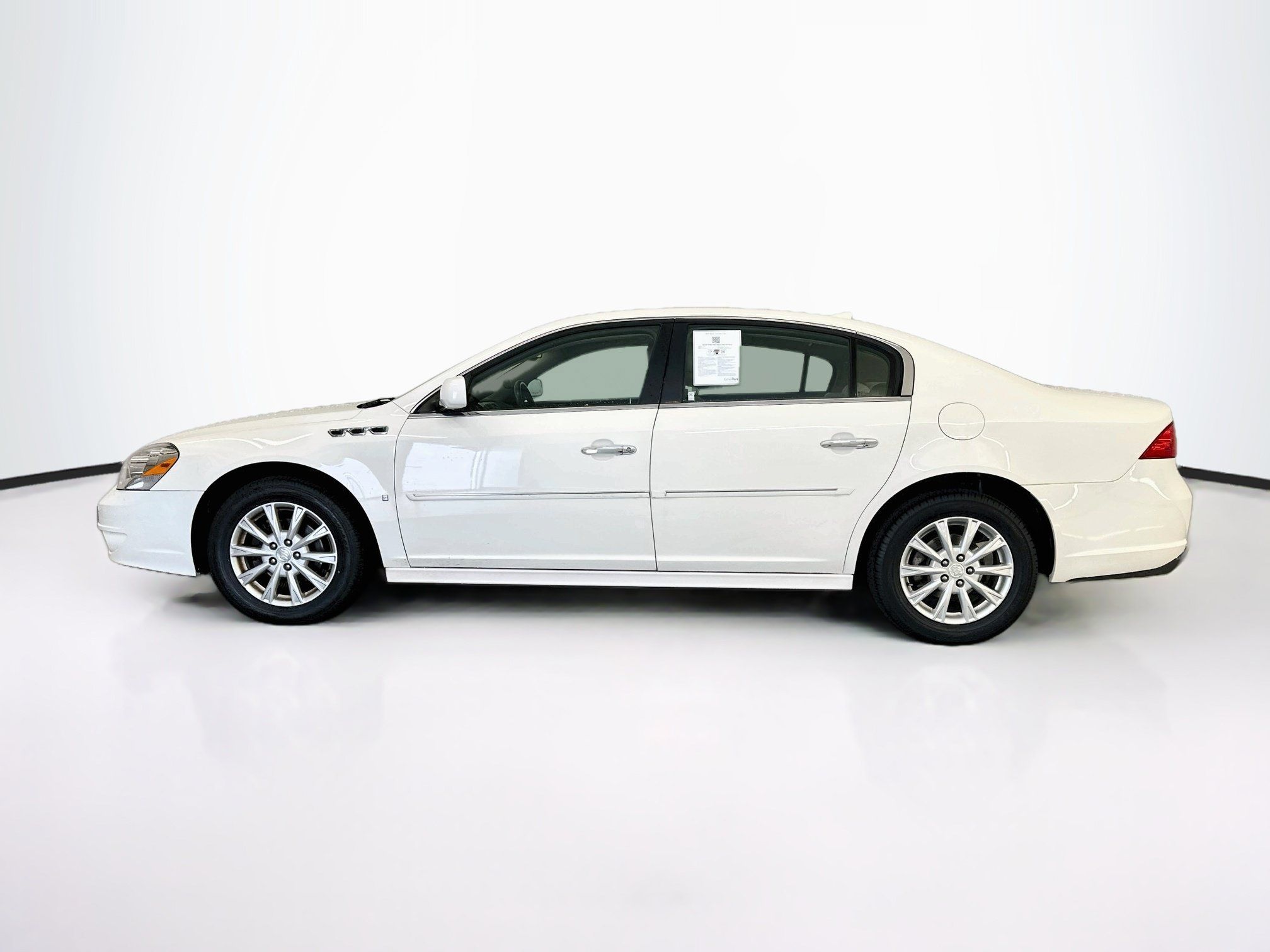 Used 2010 Buick Lucerne CXL w/ Driver Confidence Package FWD image 4