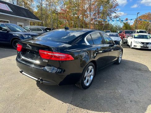 Used 2018 Jaguar XE Premium image 8