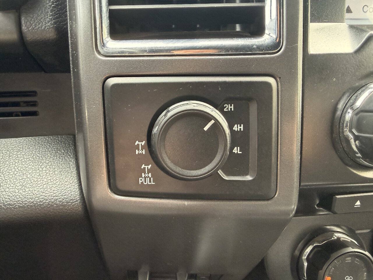 Used 2016 Ford F150 XLT w/ Equipment Group 302A Luxury AWD/4WD image 17