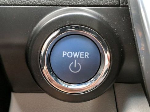 Used 2015 Toyota Camry LE image 25