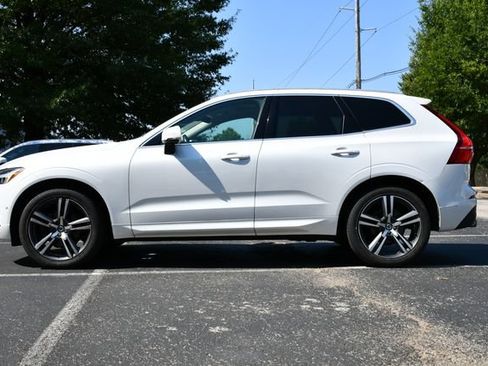 Used 2018 Volvo XC60 T5 Momentum w/ Vision Package AWD/4WD image 4