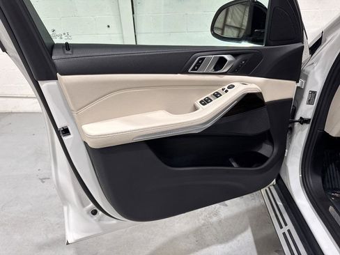 Used 2019 BMW X5 xDrive40i w/ Executive Package AWD/4WD image 28