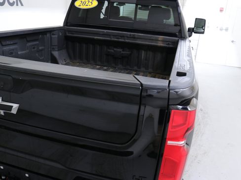 Used 2025 Chevrolet Silverado 2500 LT w/ Trail Boss Package image 9