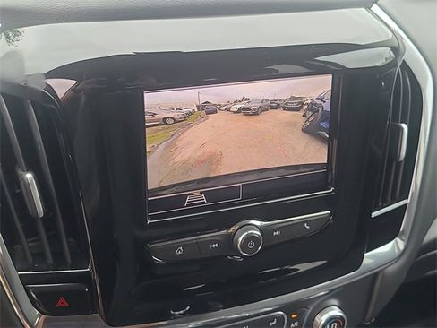 Used 2021 Chevrolet Traverse LS image 25
