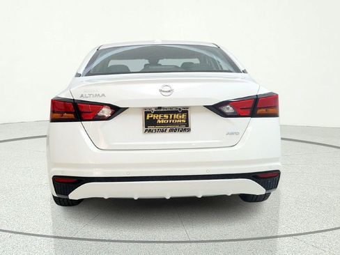 Used 2022 Nissan Altima SV image 7