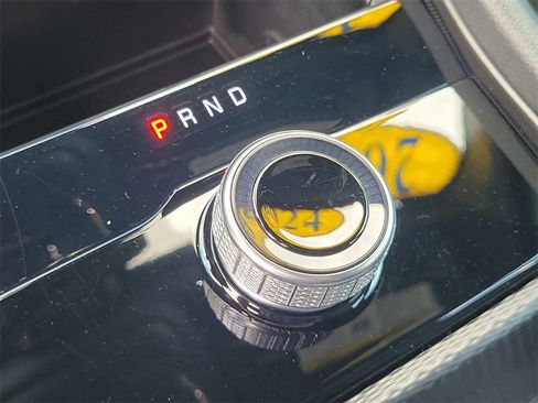 Used 2024 Jeep Grand Cherokee Laredo X image 21