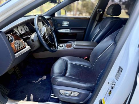 Used 2016 Rolls-Royce Ghost RWD image 20