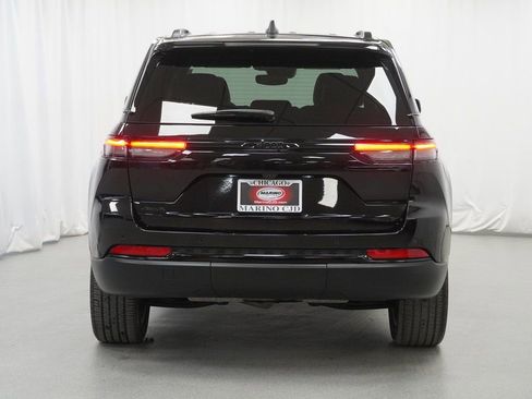 Certified 2023 Jeep Grand Cherokee Altitude image 10